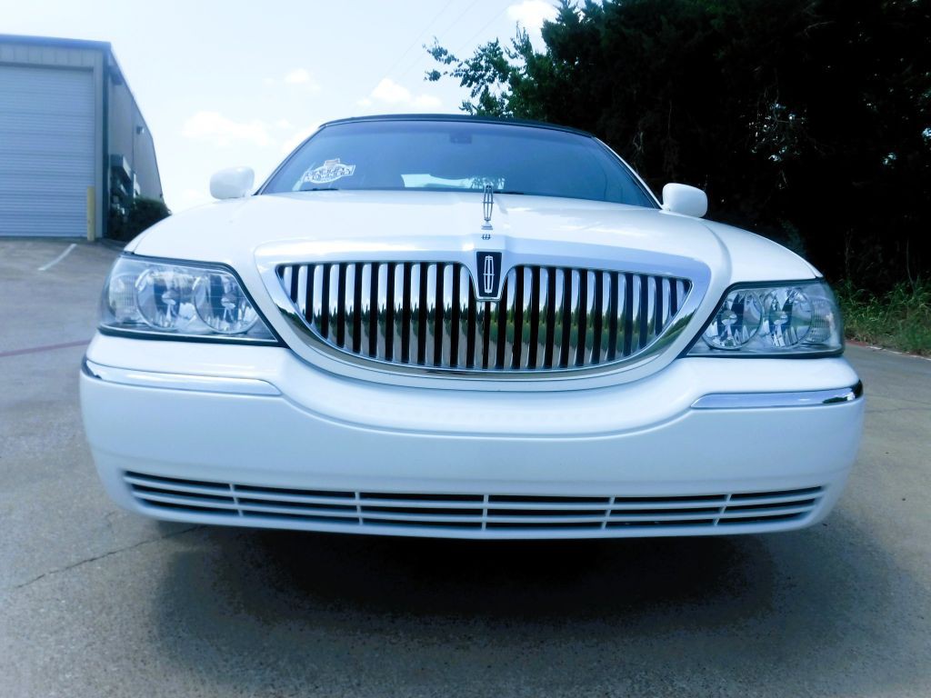 2003 Lincoln Town Car Image 15