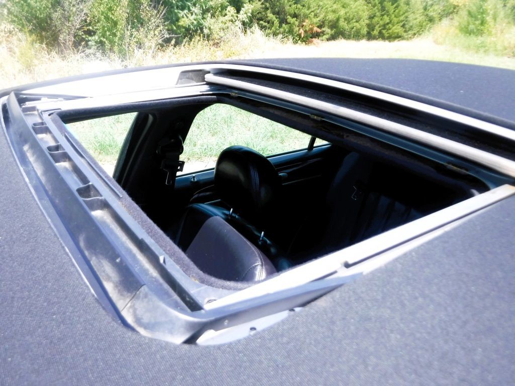 2003 Lincoln Town Car Image 18