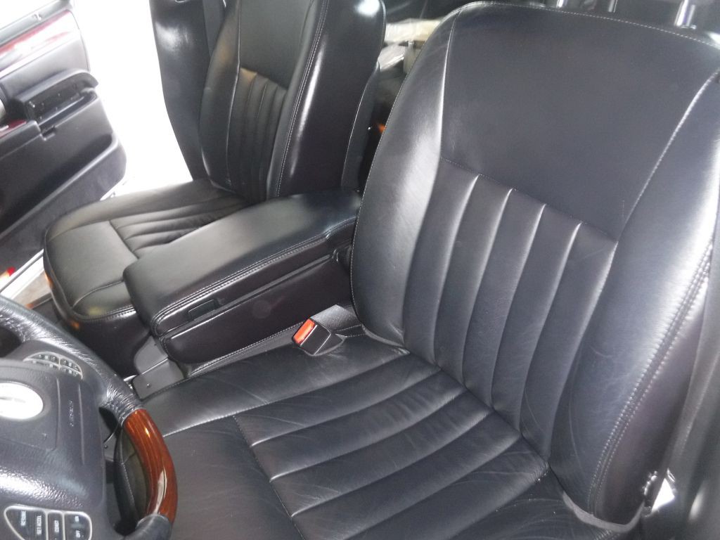 2003 Lincoln Town Car Image 28