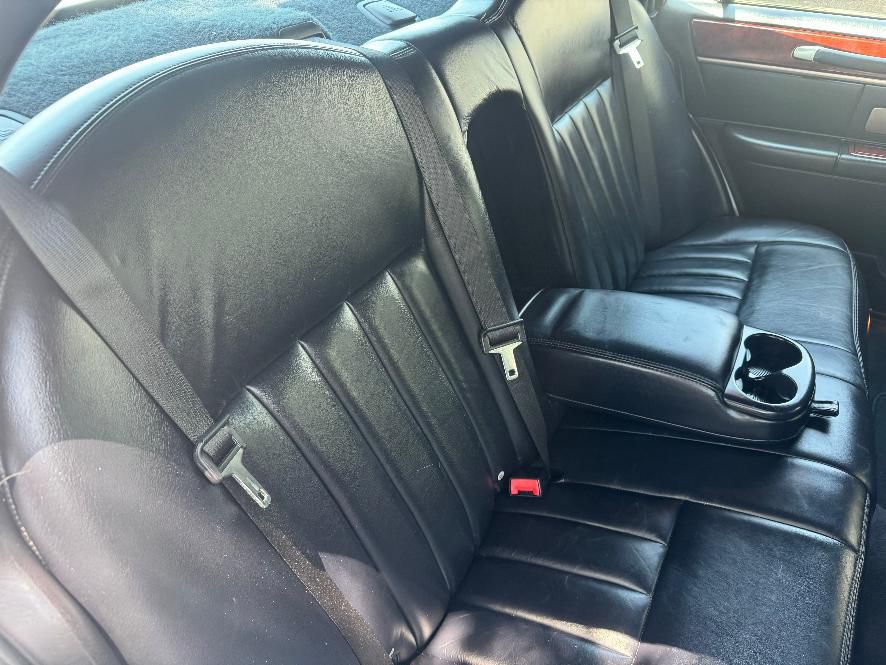 2003 Lincoln Town Car Image 34