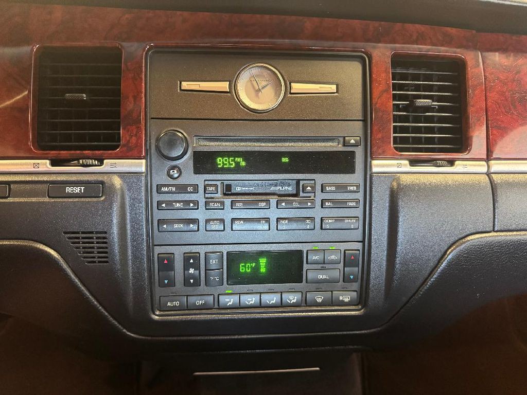 2003 Lincoln Town Car Image 36