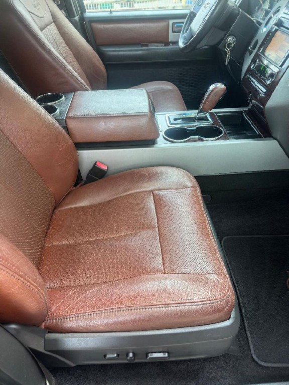 2011 Ford Expedition Image 11