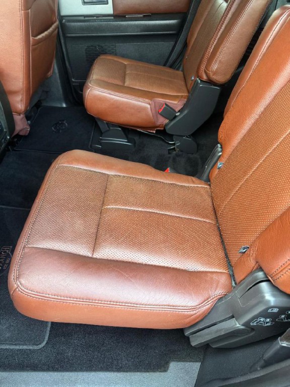 2011 Ford Expedition Image 16