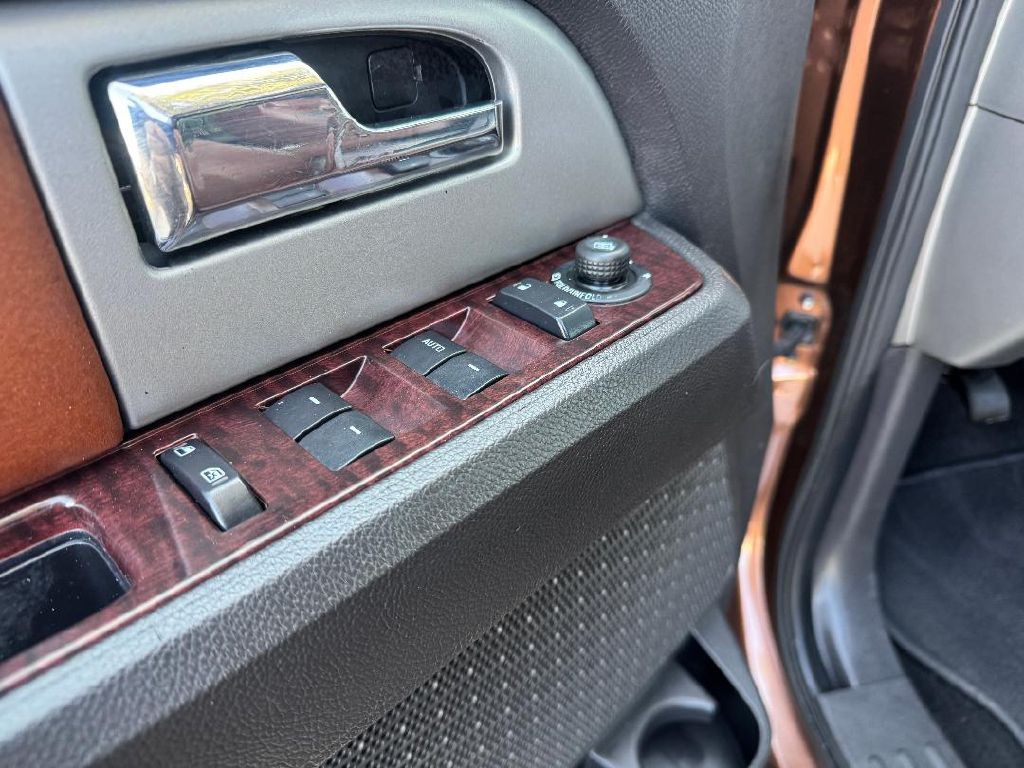 2011 Ford Expedition Image 34