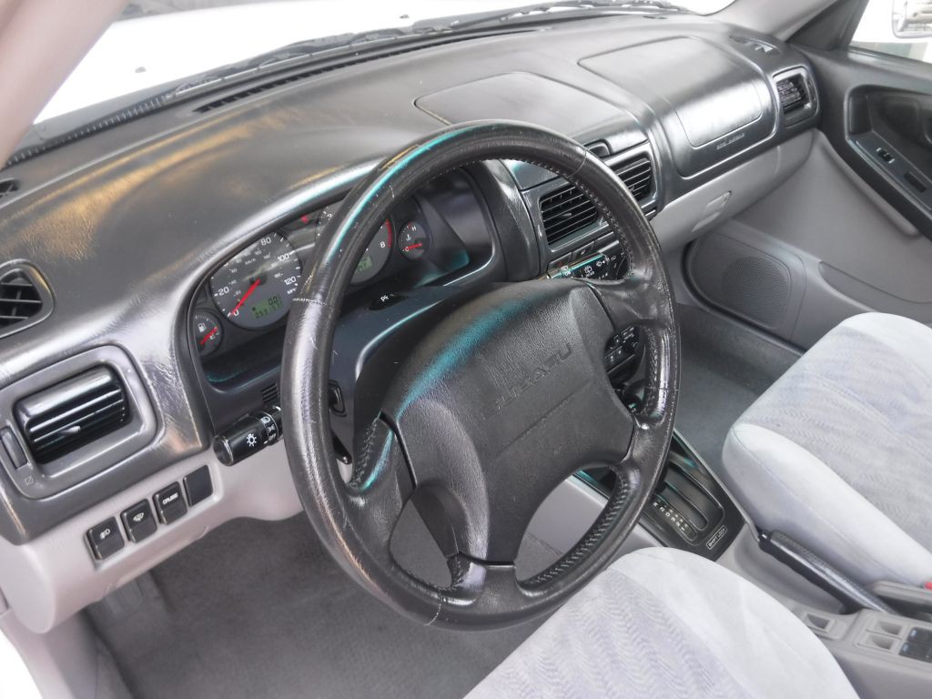 2002 Subaru Forester Image 12