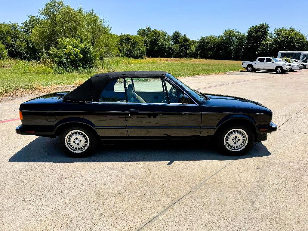 1991 BMW 3 Series Image 6