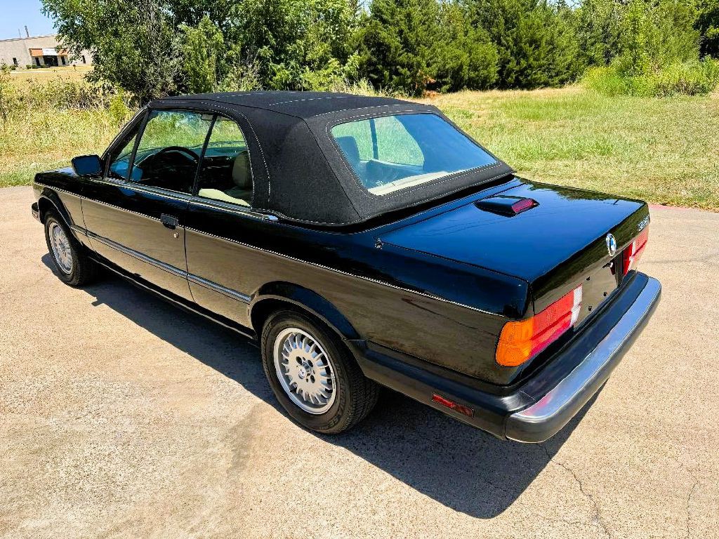 1991 BMW 3 Series Image 10