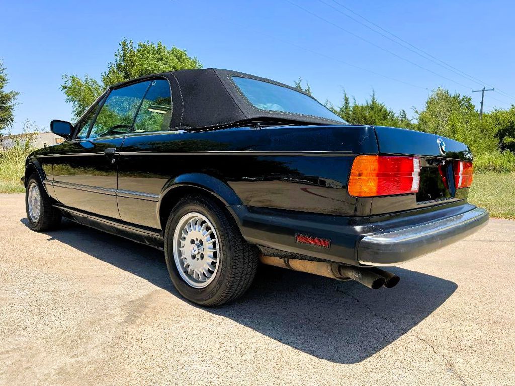 1991 BMW 3 Series Image 11
