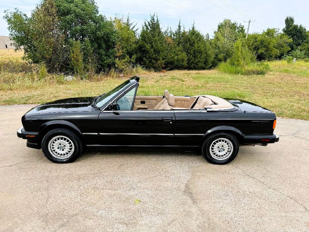 1991 BMW 3 Series Image 18