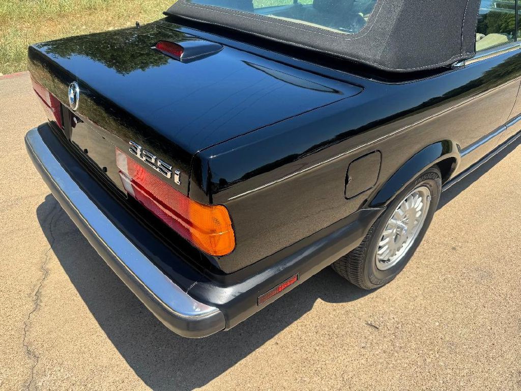 1991 BMW 3 Series Image 24