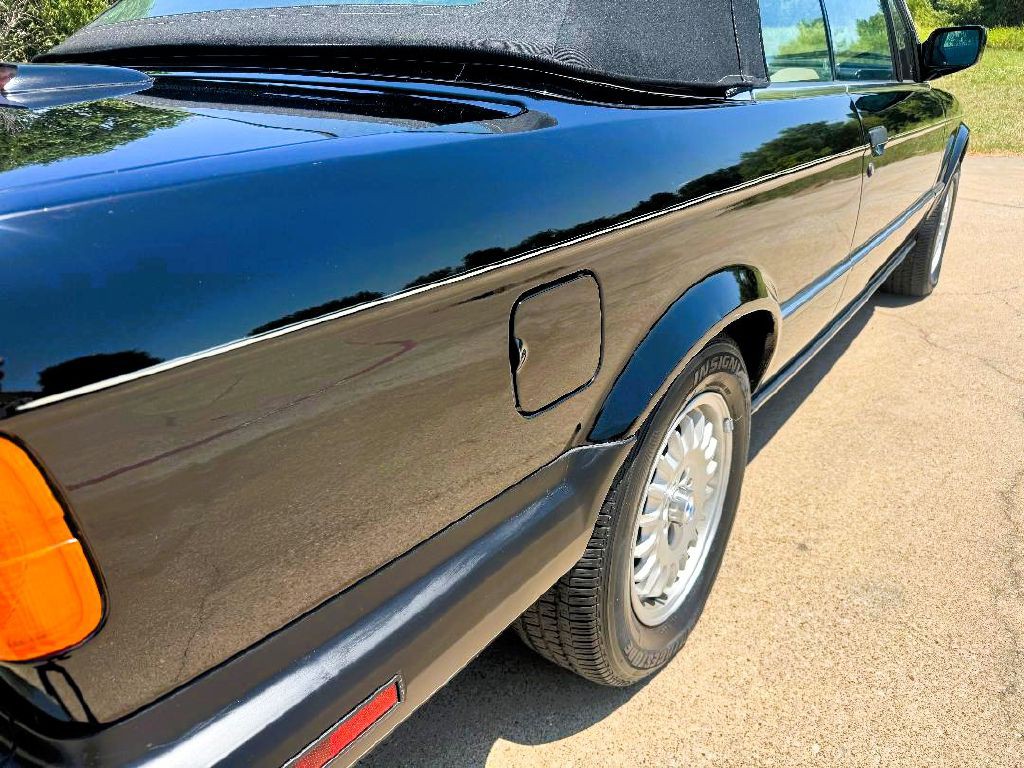 1991 BMW 3 Series Image 25