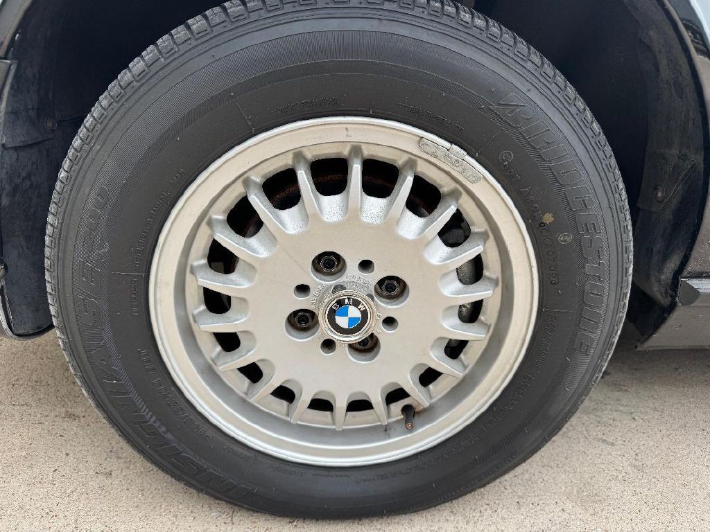 1991 BMW 3 Series Image 29