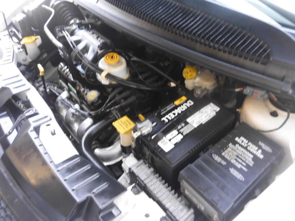 2003 Dodge Ram Van Image 17