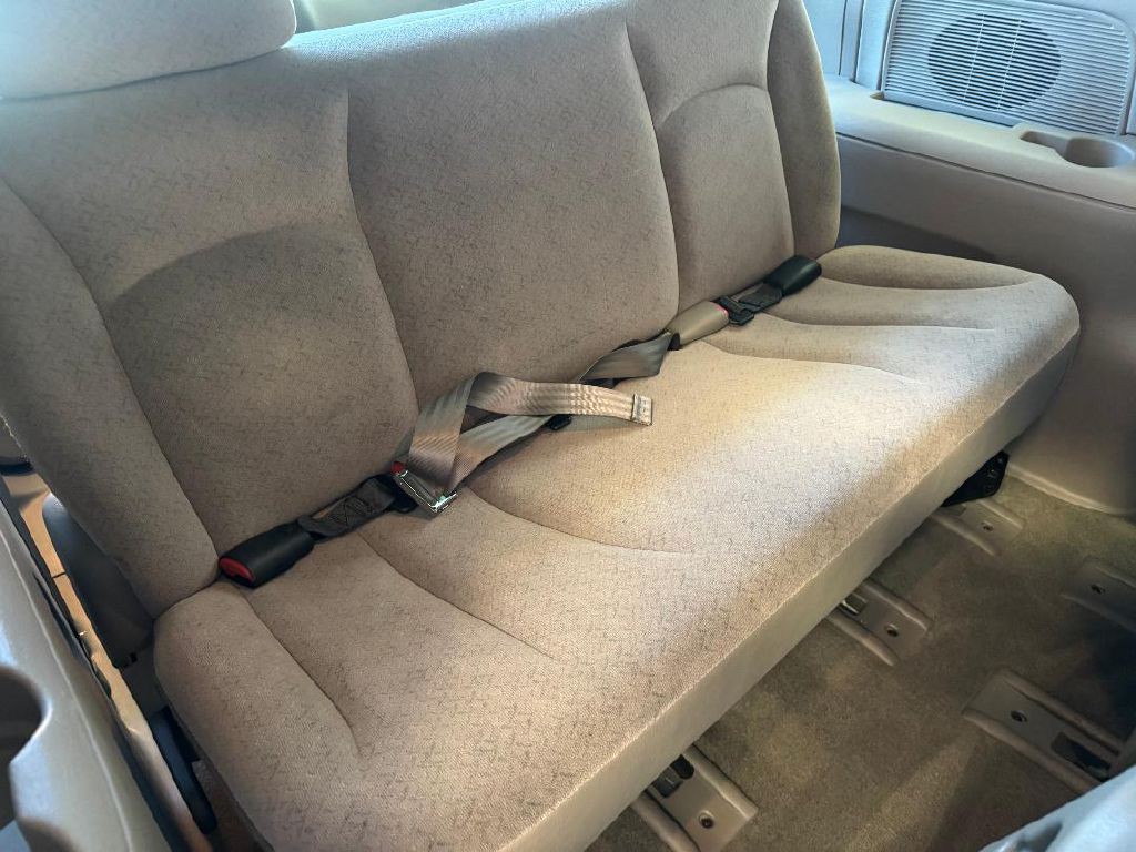 2003 Dodge Ram Van Image 32