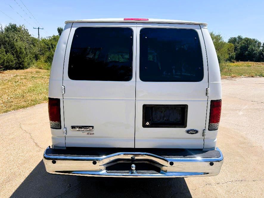 2008 Ford Econoline Image 15