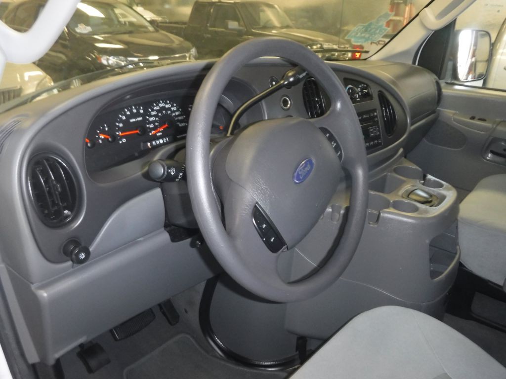 2008 Ford Econoline Image 29
