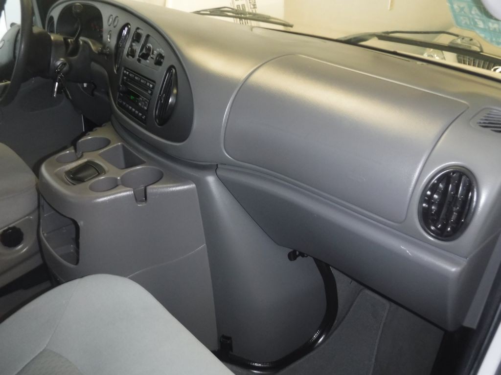 2008 Ford Econoline Image 30