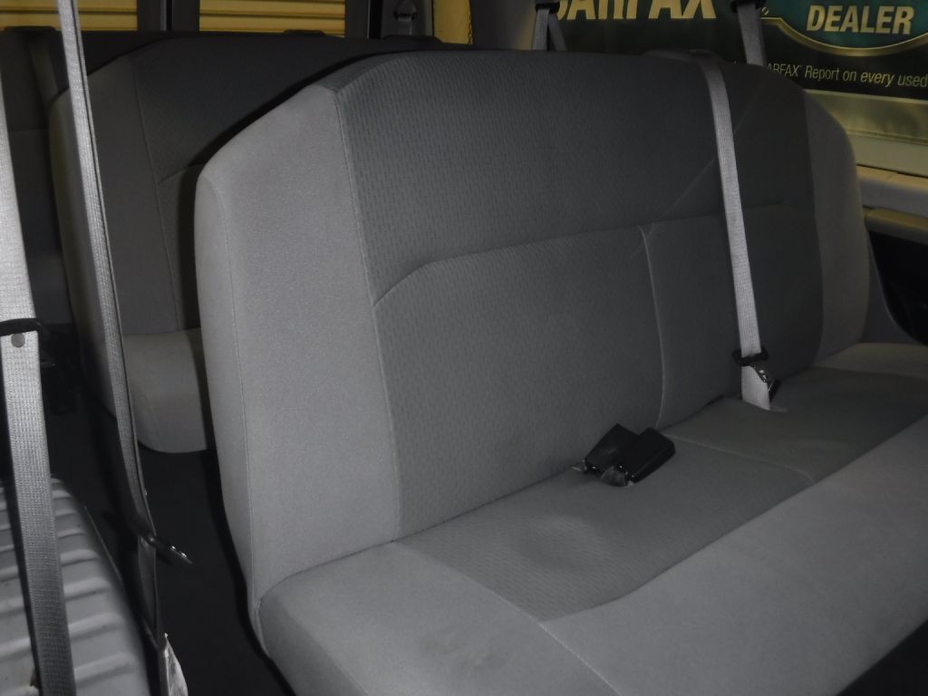 2008 Ford Econoline Image 32