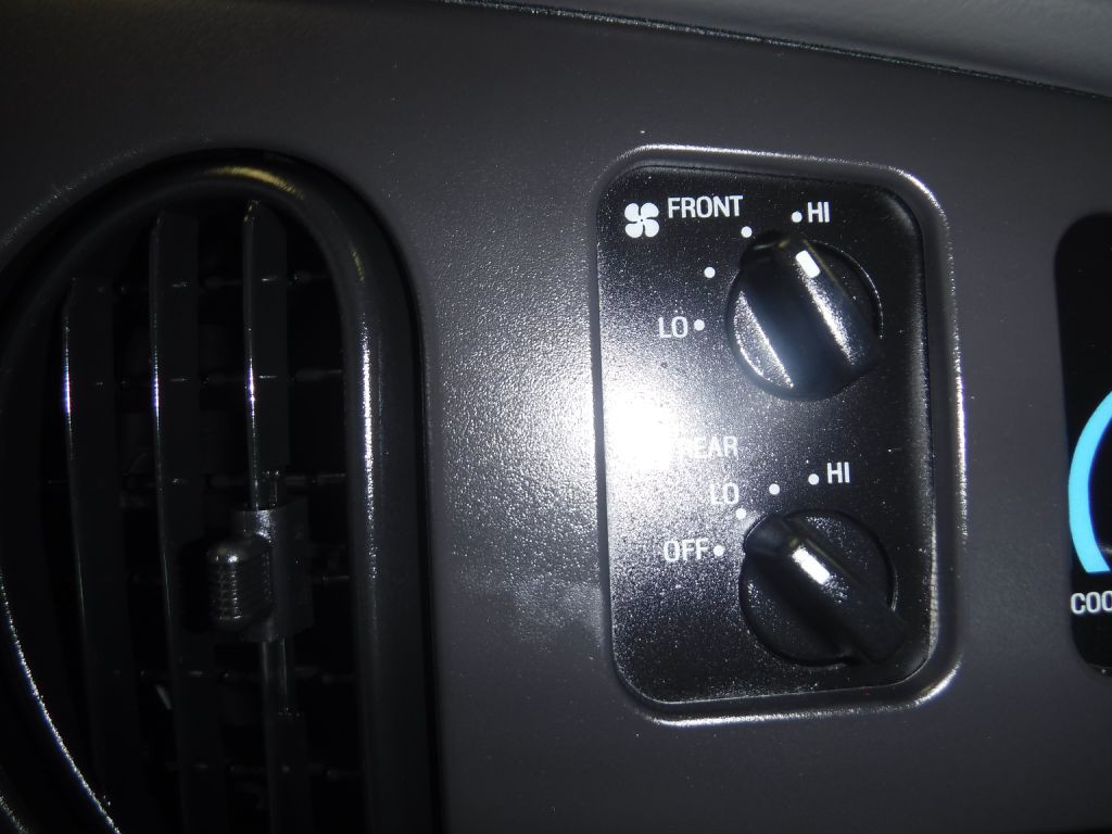 2008 Ford Econoline Image 40
