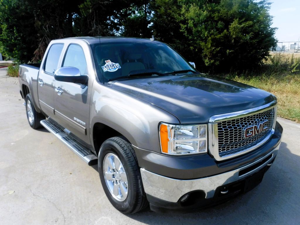 2013 GMC Sierra Image 2