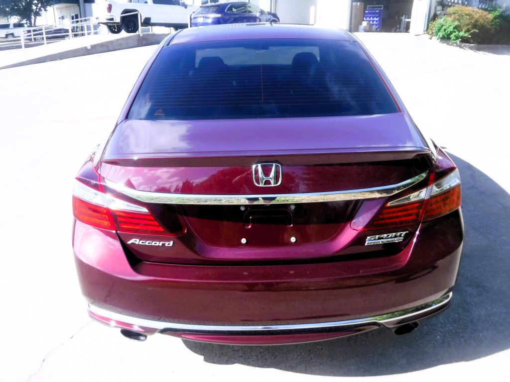 2017 Honda Accord Image 16