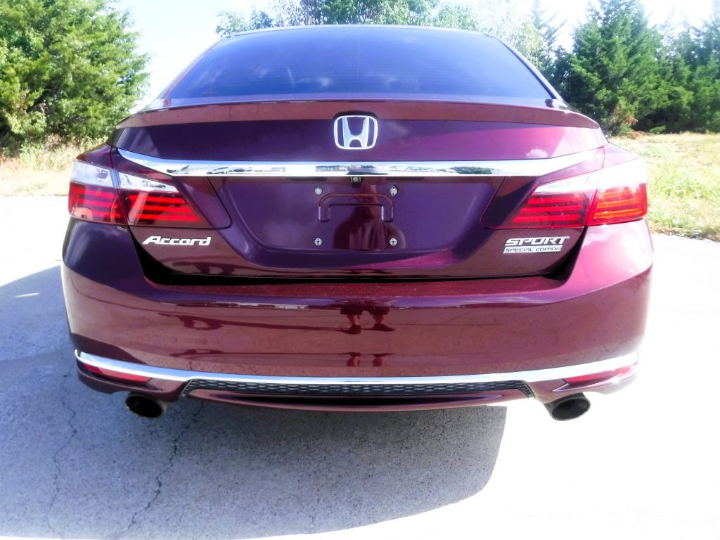 2017 Honda Accord Image 17