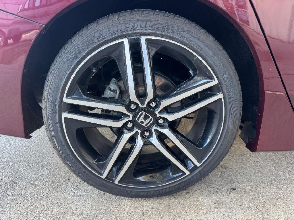2017 Honda Accord Image 18
