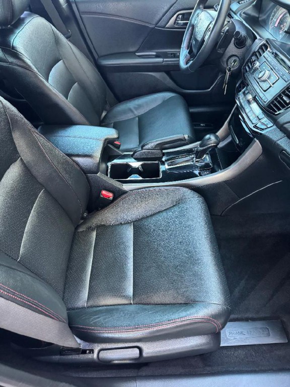 2017 Honda Accord Image 25