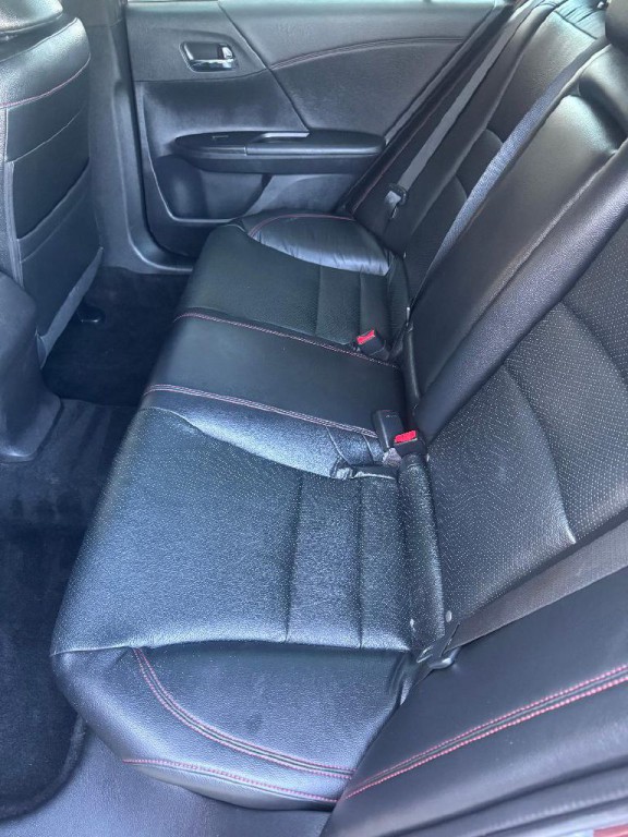 2017 Honda Accord Image 30
