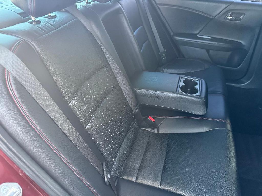 2017 Honda Accord Image 33