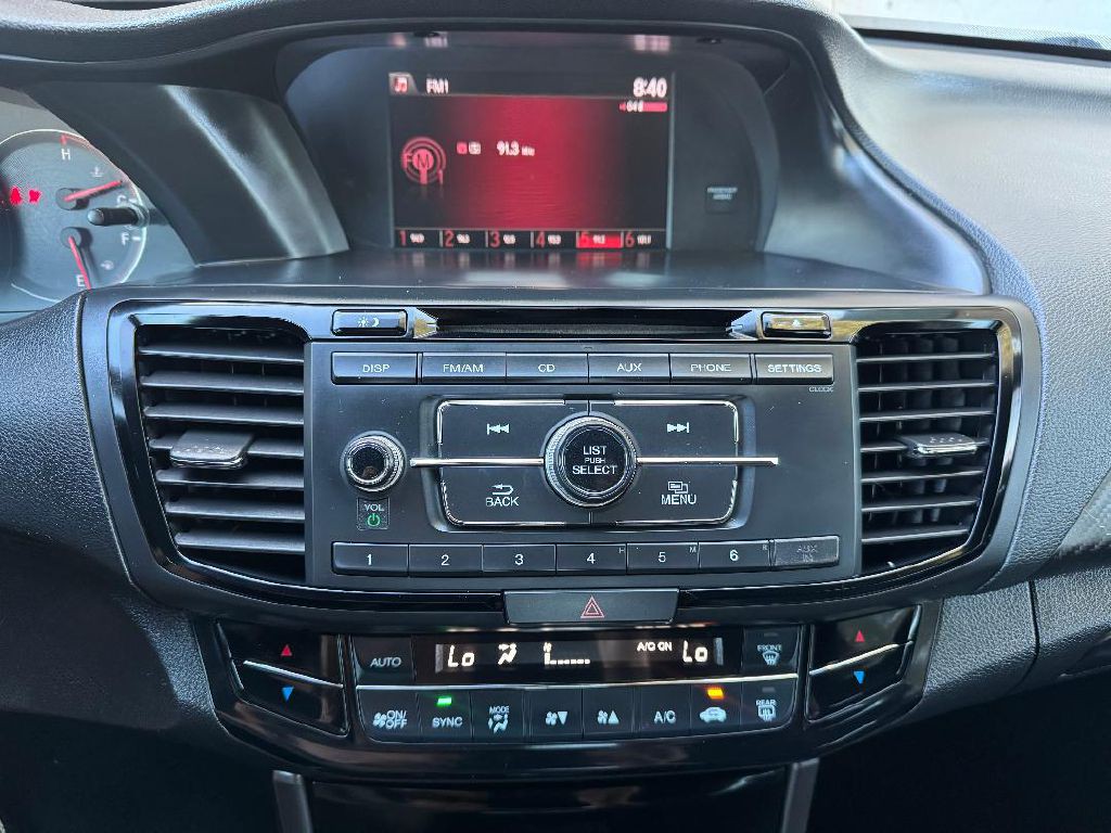 2017 Honda Accord Image 35