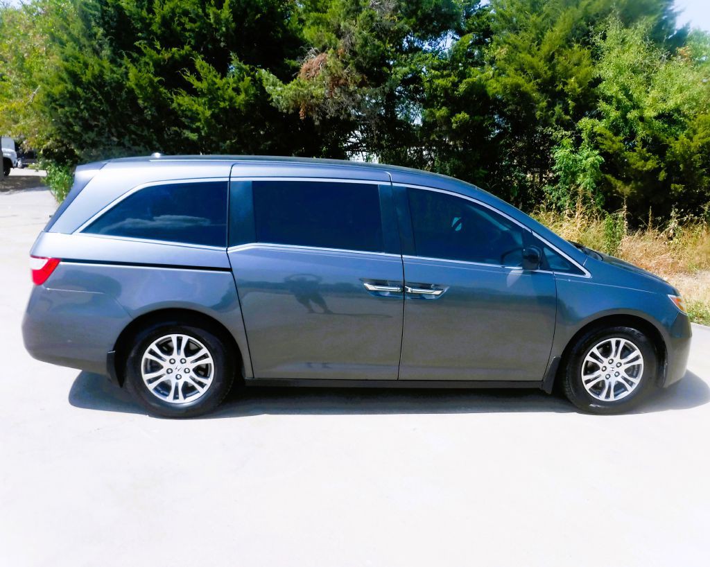 2012 Honda Odyssey Image 4