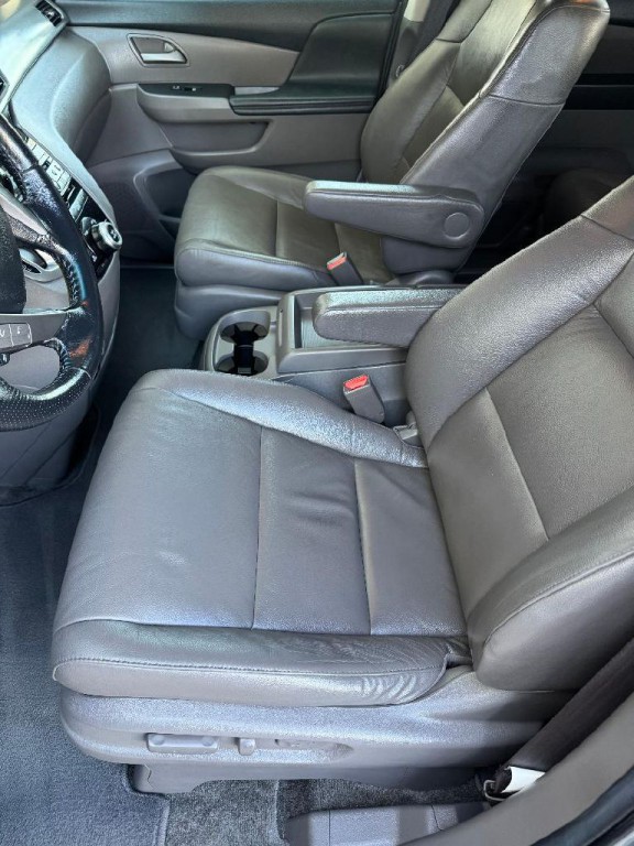 2012 Honda Odyssey Image 25