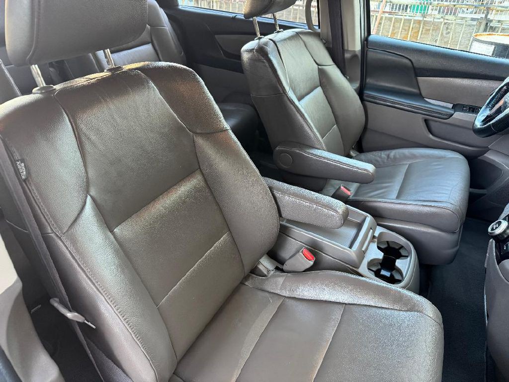 2012 Honda Odyssey Image 28