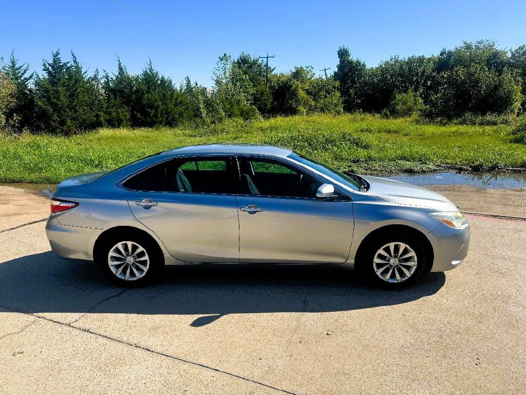 2015 Toyota Camry Image 4