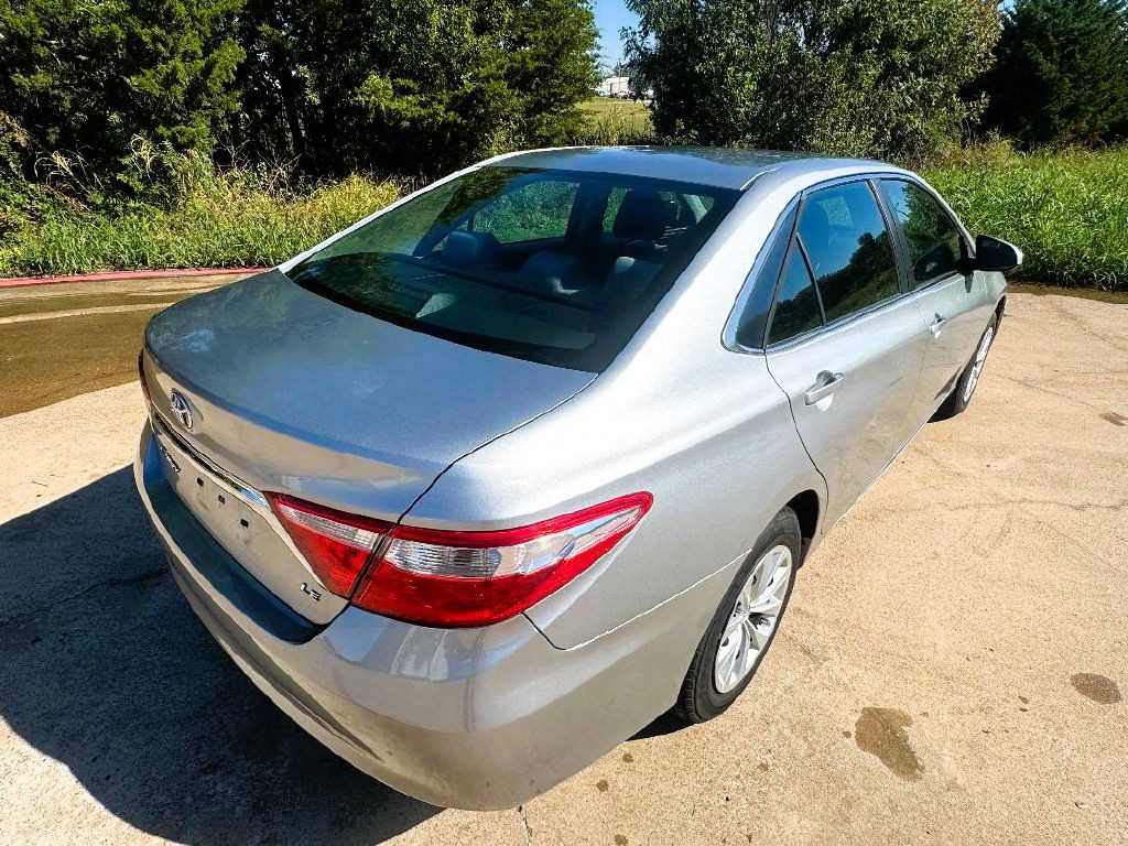 2015 Toyota Camry Image 6