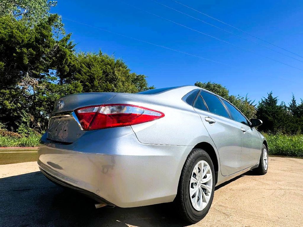 2015 Toyota Camry Image 7