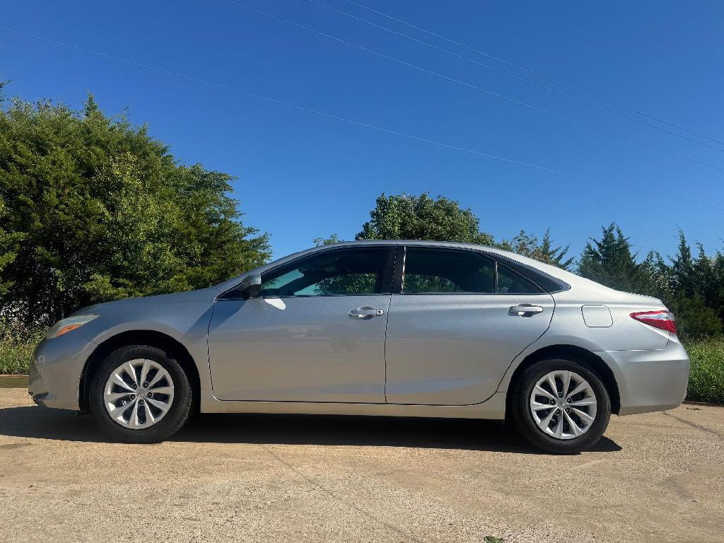 2015 Toyota Camry Image 11