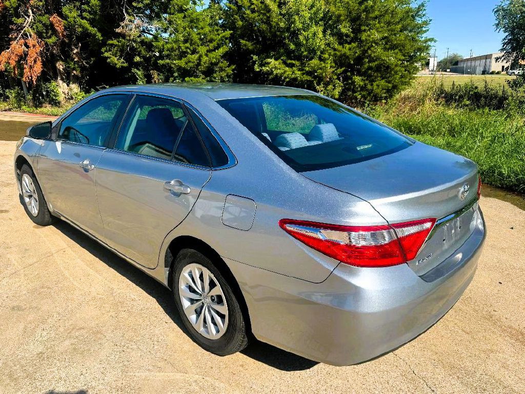 2015 Toyota Camry Image 12