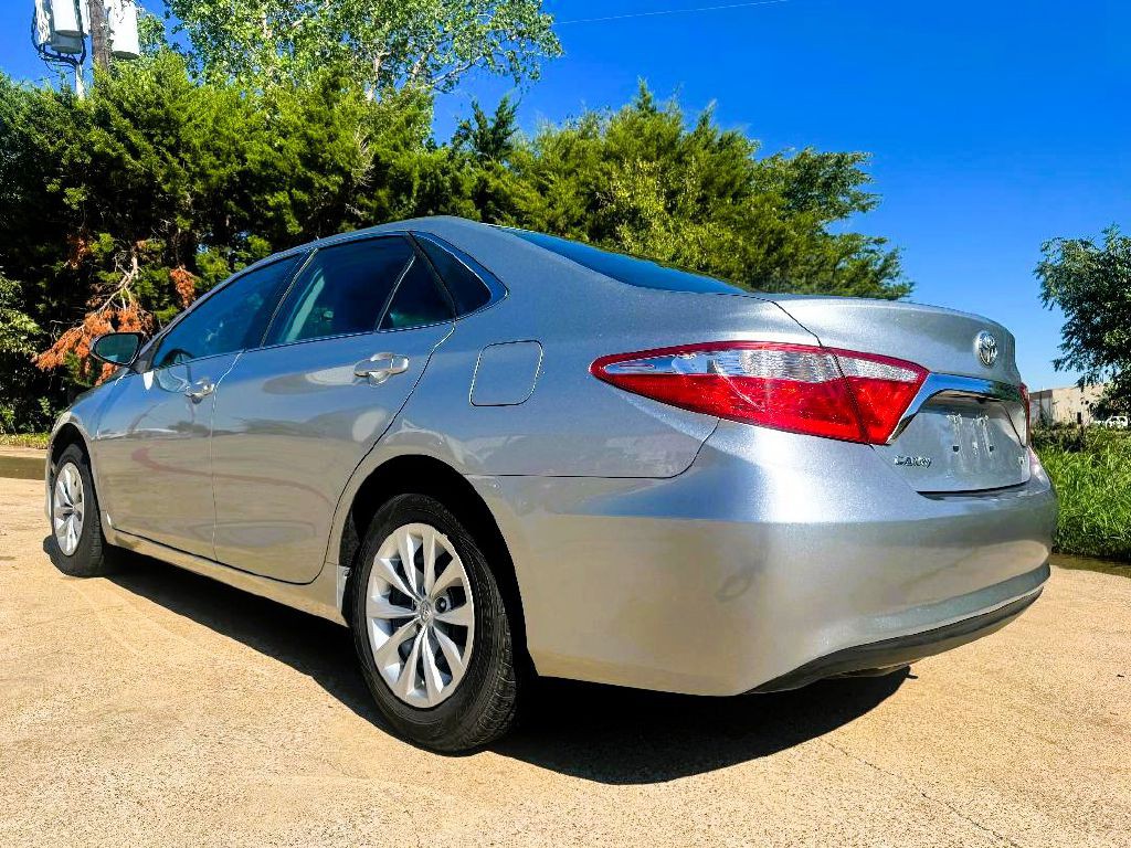 2015 Toyota Camry Image 13