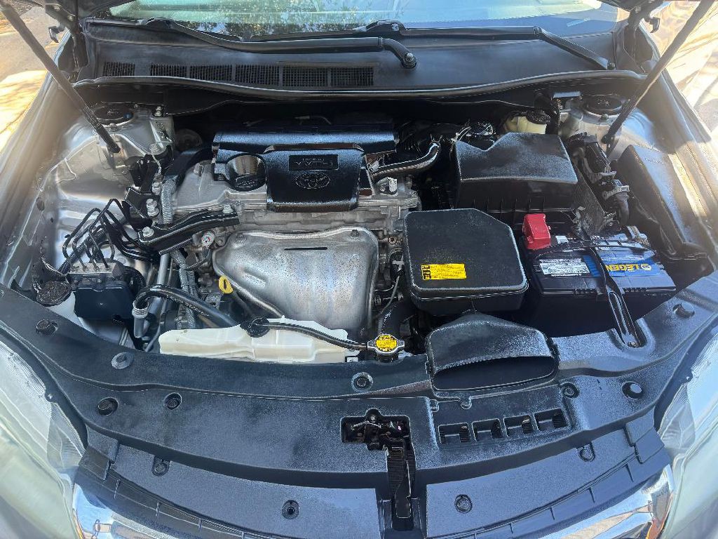 2015 Toyota Camry Image 19