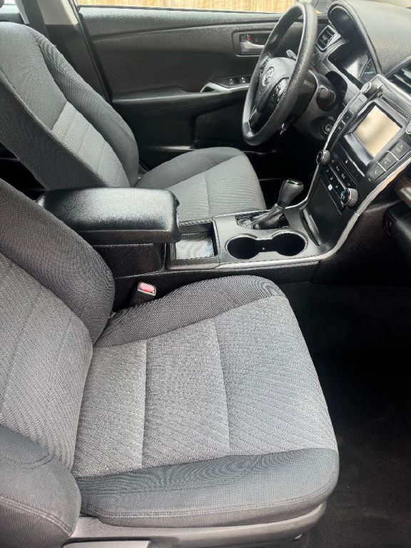 2015 Toyota Camry Image 24