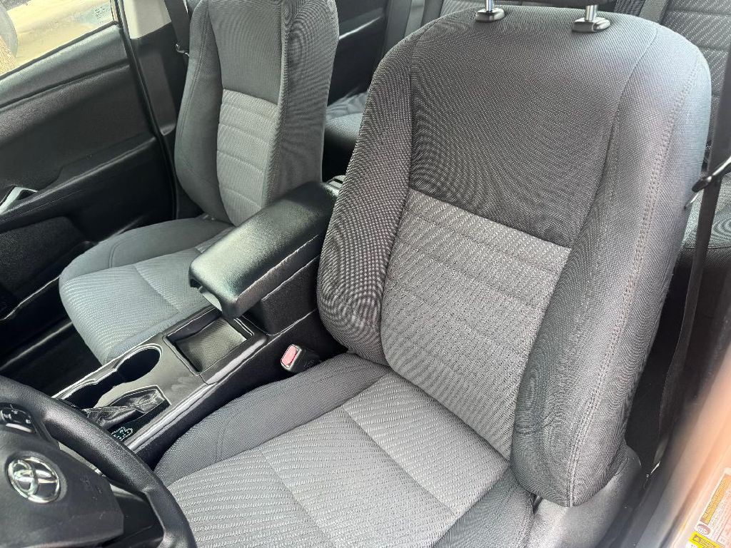 2015 Toyota Camry Image 25
