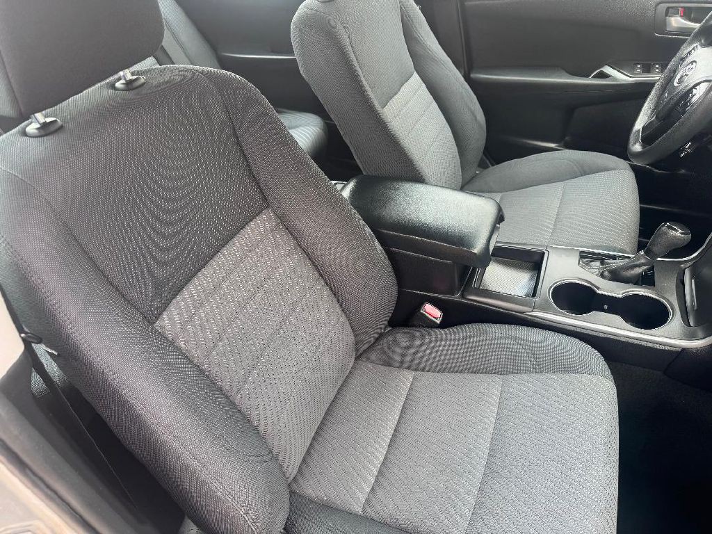 2015 Toyota Camry Image 26