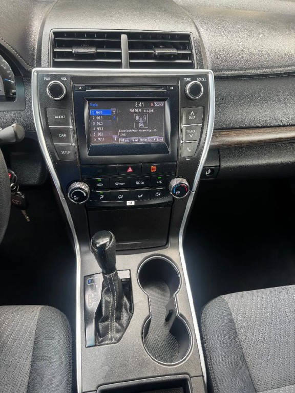 2015 Toyota Camry Image 33