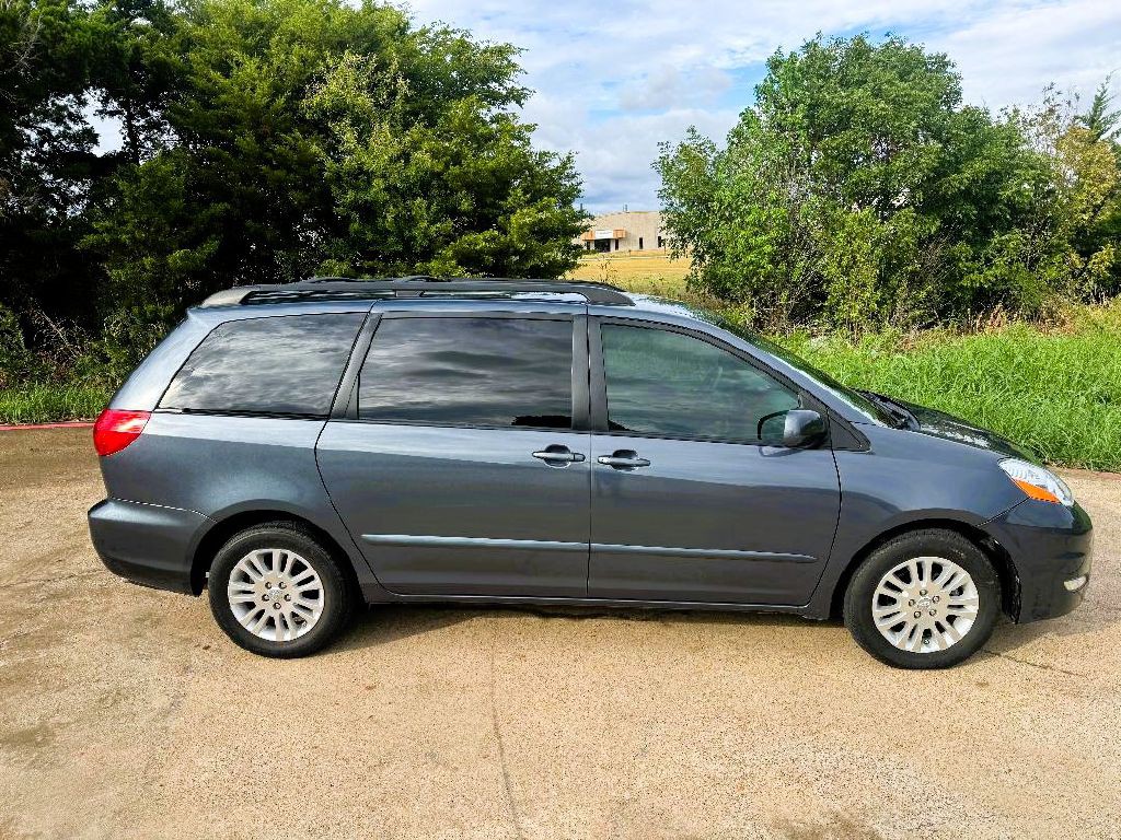 2008 Toyota Sienna Image 4