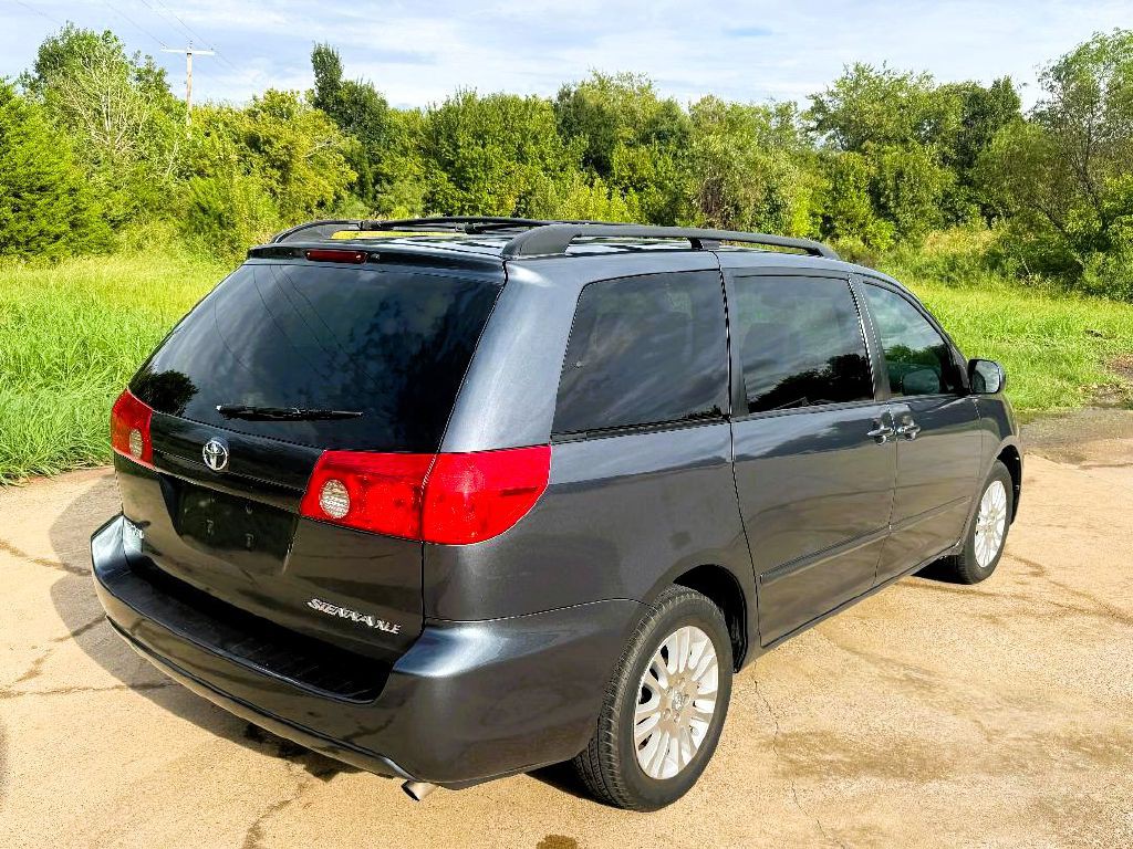 2008 Toyota Sienna Image 6