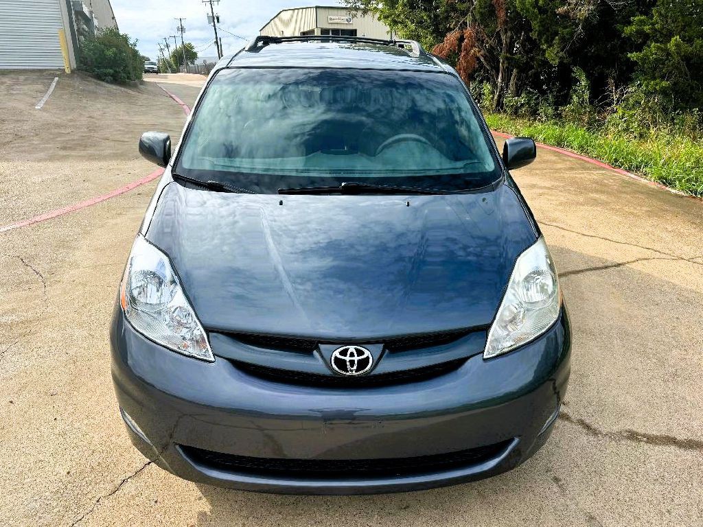 2008 Toyota Sienna Image 8
