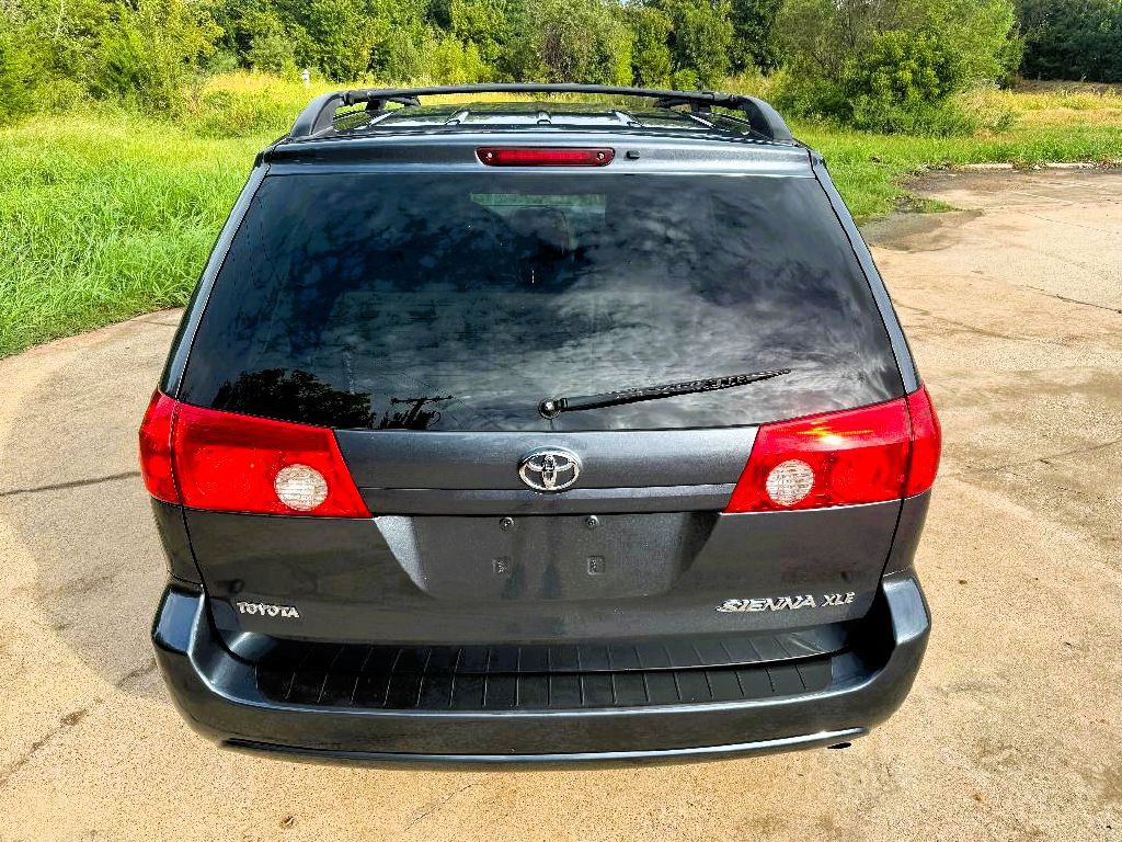 2008 Toyota Sienna Image 10