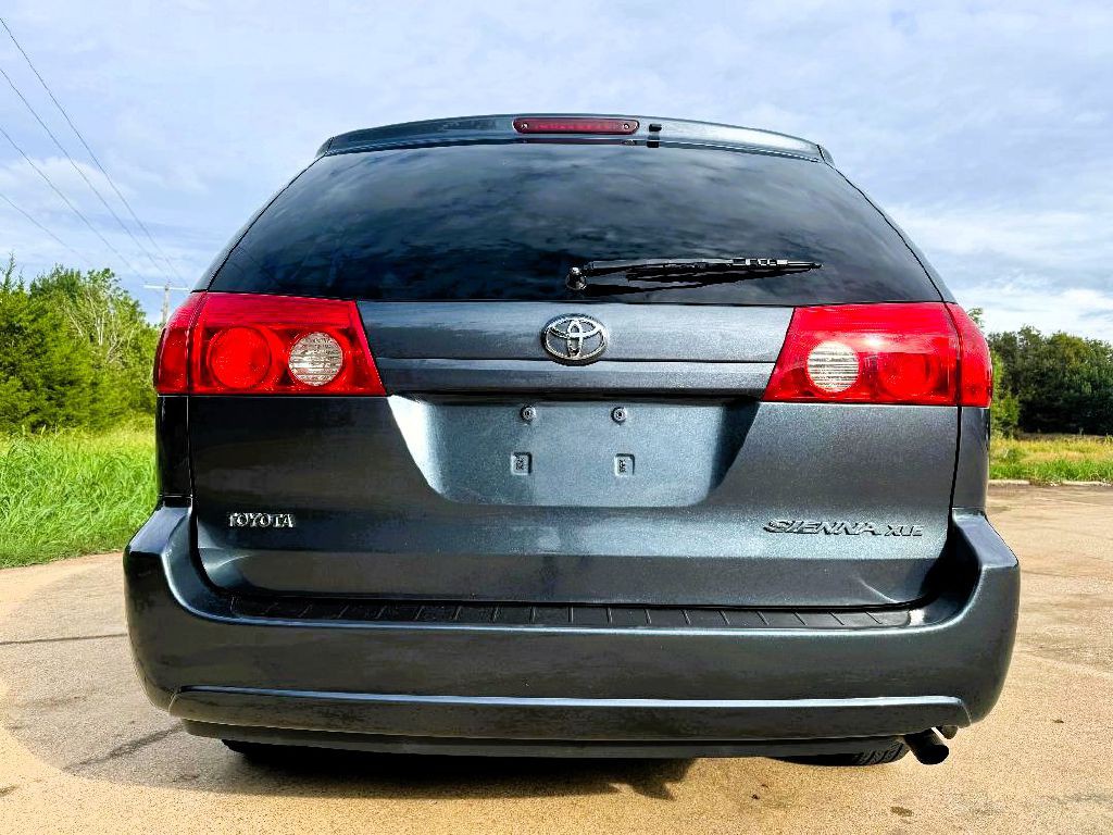 2008 Toyota Sienna Image 11